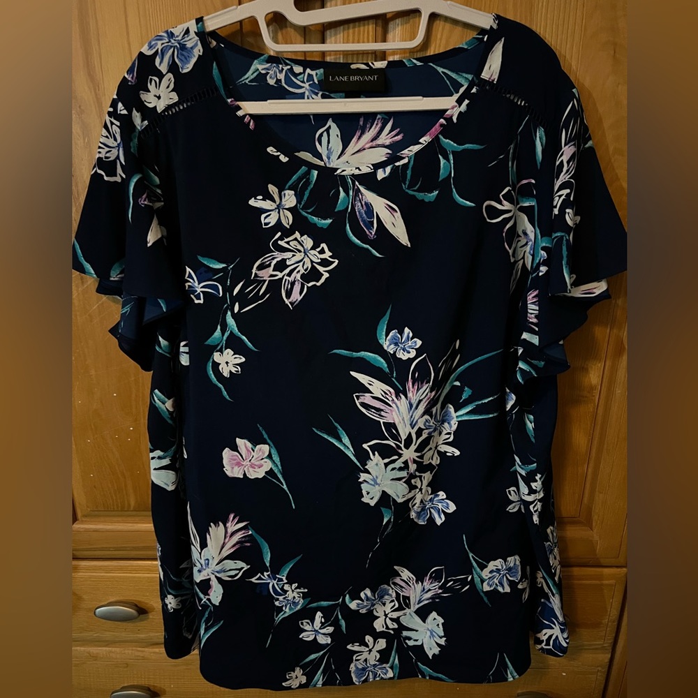 Lane Bryant Flutter Sleeve Blouse Floral Print size 22 EUC